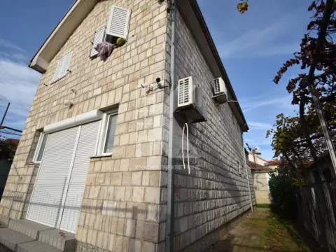 Prodaja, kuća, 230m², Masline, Podgorica - image 2