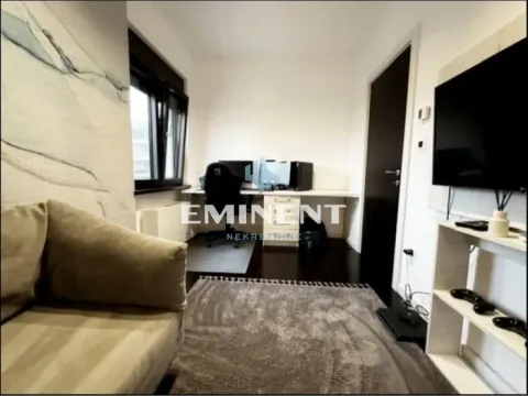 Prodaja, trosoban stan, 77m², Zemun Gornji Grad, Zemun Sve Podlokacije - image 12