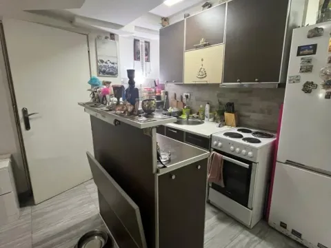 Prodaja, dvosoban stan, 44m², Vračar Centar, Vračar Sve Podlokacije - image 6