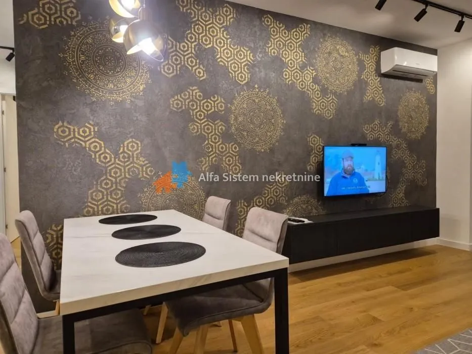 Izdavanje, trosoban stan, 95m², Trošarina, Voždovac Sve Podlokacije