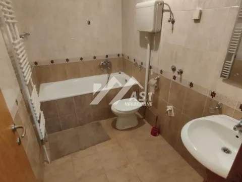 Izdavanje, četvorosoban stan, 103m², Detelinara, Novi Sad Sve Podlokacije - image 7