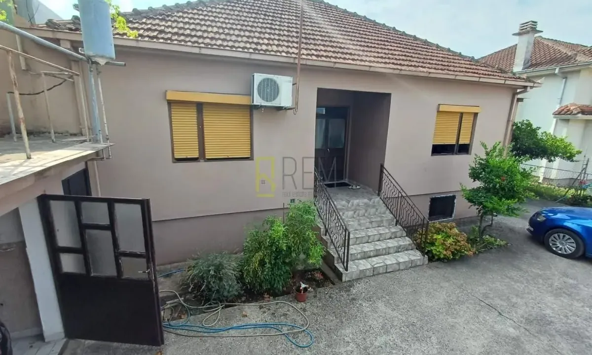 Prodaja, kuća, 161m², Tološi, Podgorica