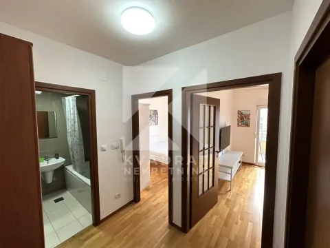 Izdavanje, jednosoban stan, 50m², City Kvart, Podgorica - image 10