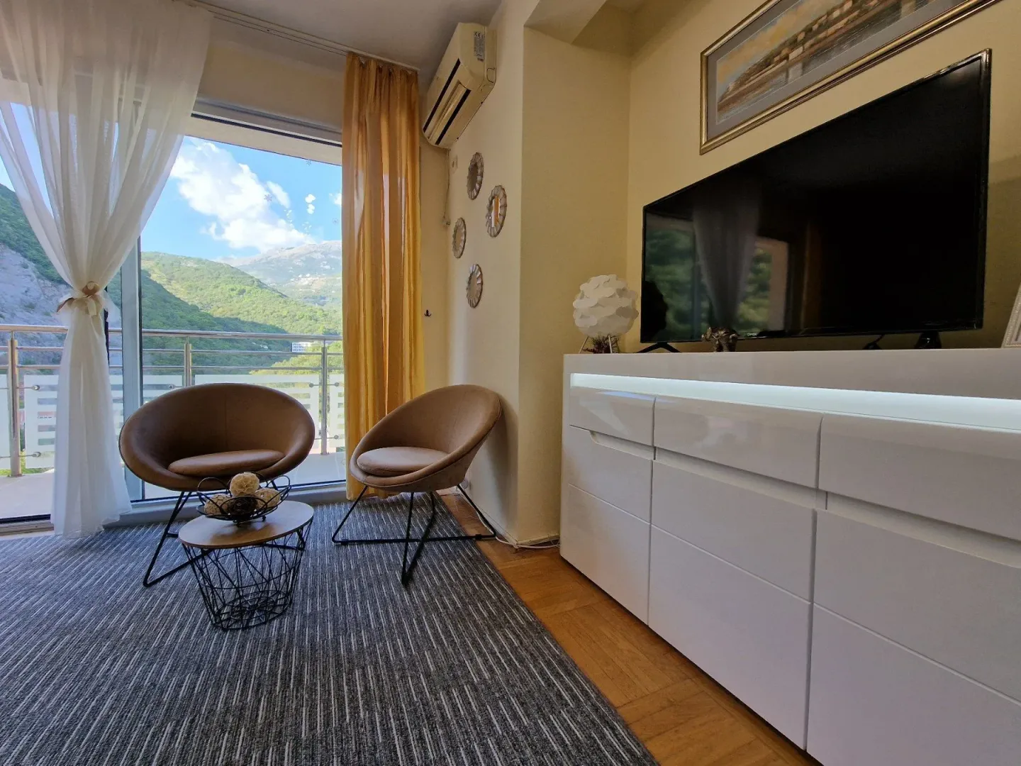 Rent, two bedroom apartment, 81m², Bečići, Budva