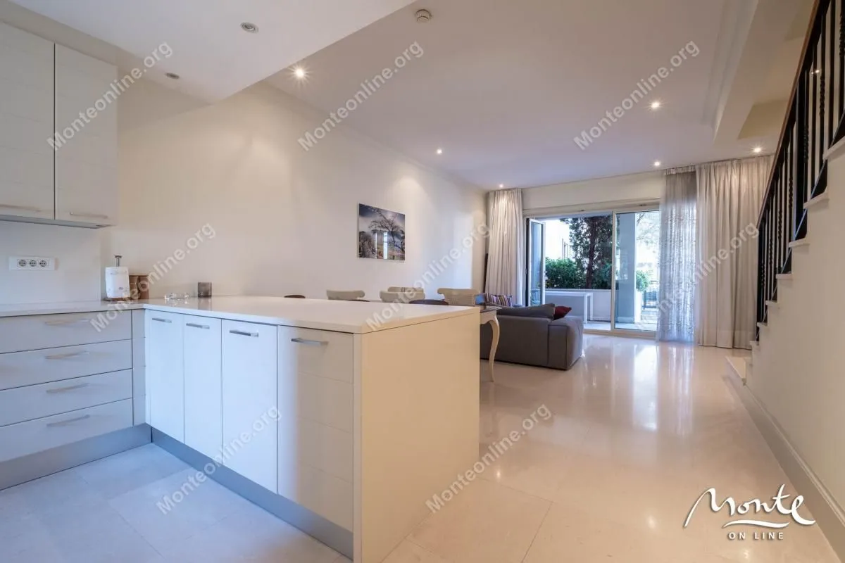 Prodaja, dvosoban stan, 115m², Porto Montenegro, Tivat