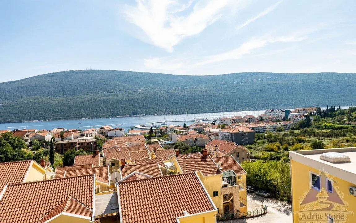 Sale, two bedroom apartment, 69m², Đenovići, Herceg Novi