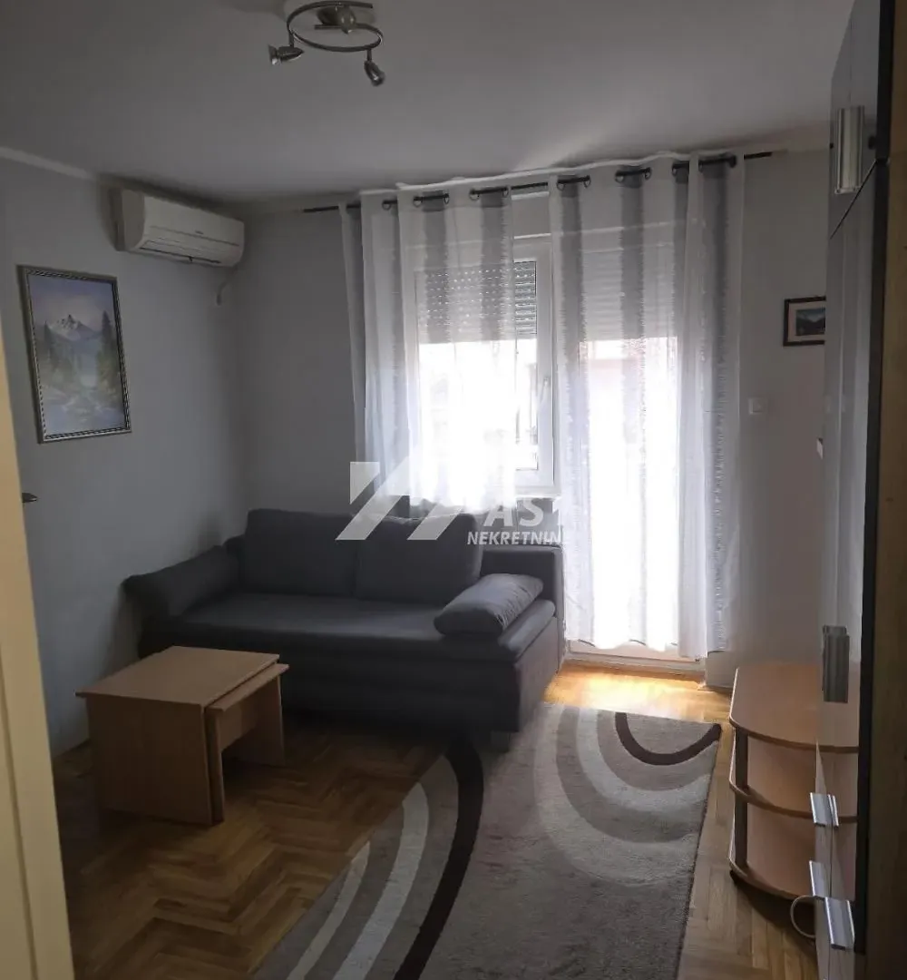 Izdavanje, jednosoban stan, 30m², Sajam, Novi Sad Sve Podlokacije