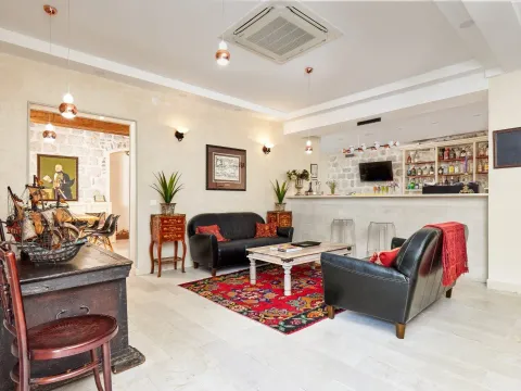 Rent, house, 2117m², Kotor, Crna Gora - image 19