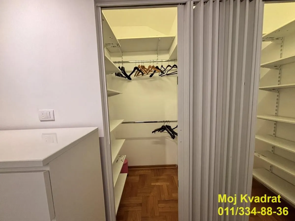 Prodaja, četvorosoban stan, 108m², Lekino Brdo, Voždovac Sve Podlokacije