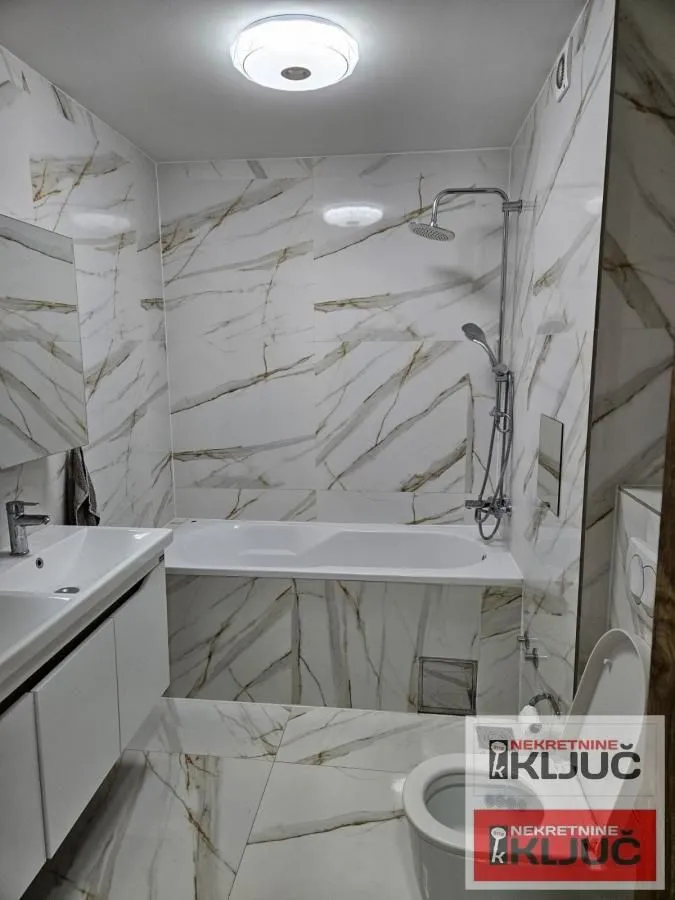 Prodaja, trosoban stan, 96m², Sajmište, Novi Sad
