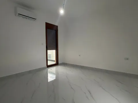 Sale, two bedroom apartment, 72m², Šušanj, Bar - image 10