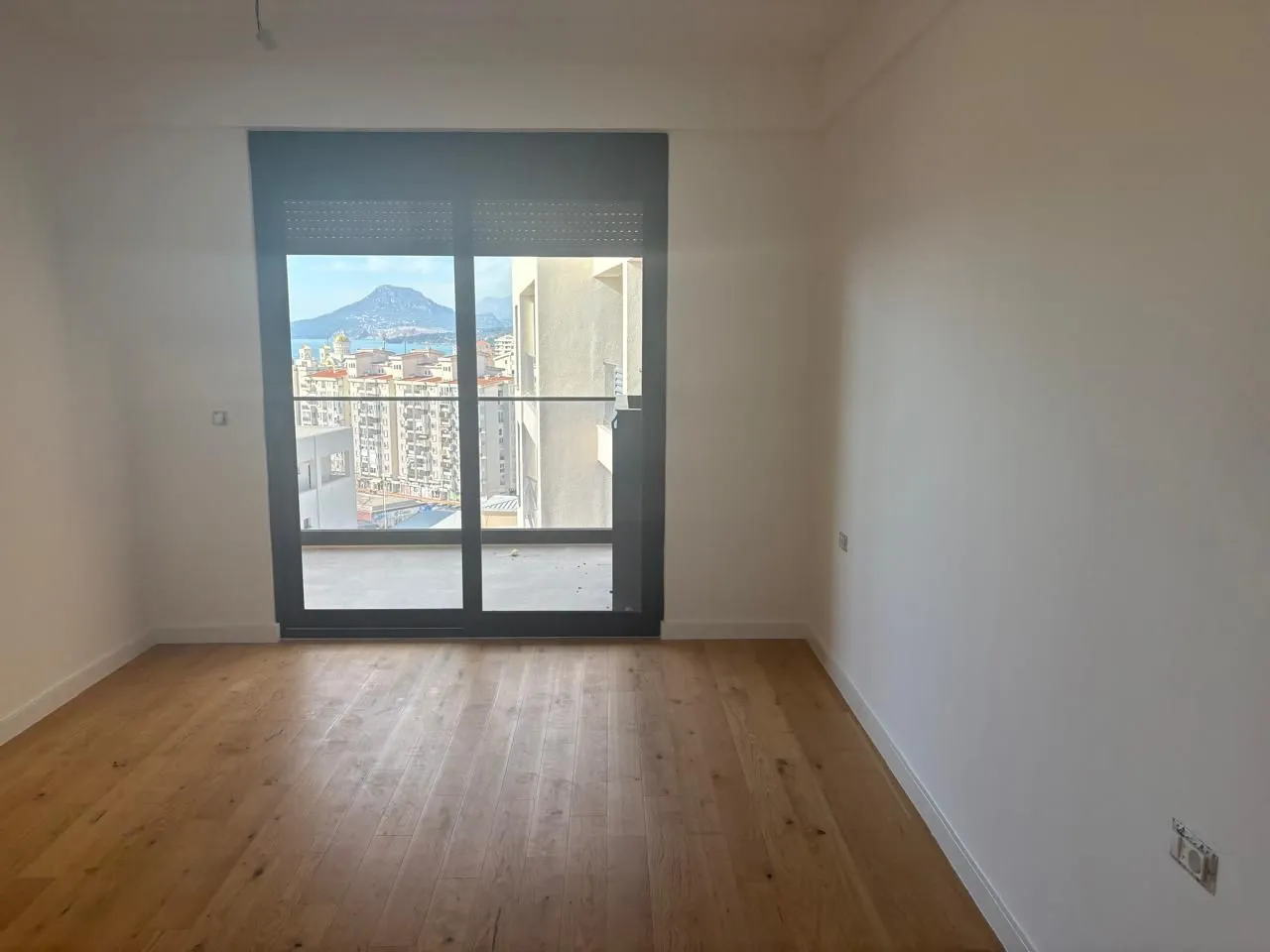 Prodaja, trosoban stan, 125m², Centar, Bar