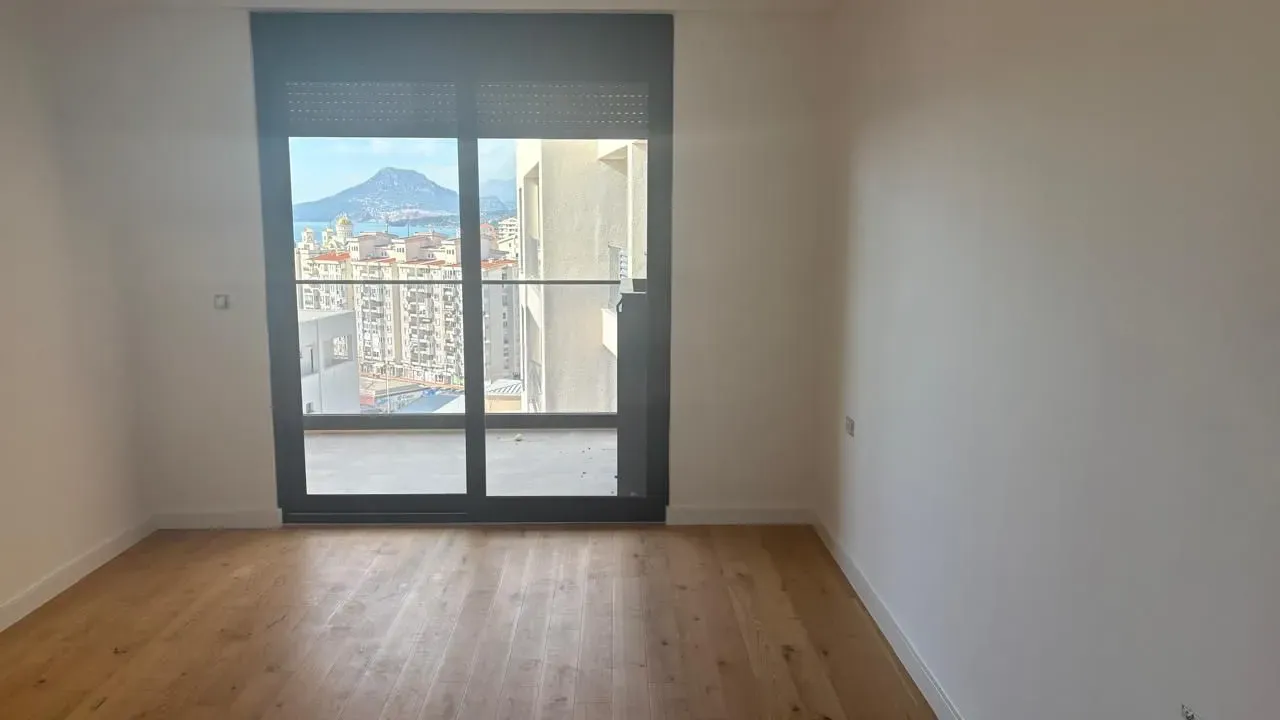 Sale, three bedroom apartment, 125m², Centar, Bar