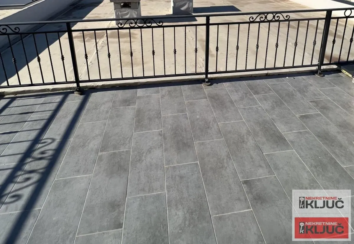 Prodaja, stan, 207m², Telep, Novi Sad Sve Podlokacije