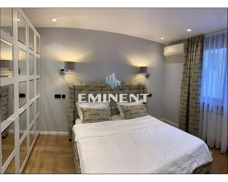 Izdavanje, trosoban stan, 93m², Stari Grad, Beograd