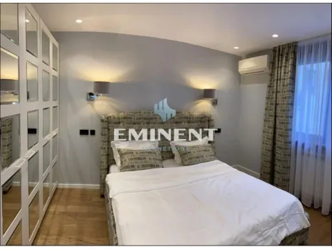 Izdavanje, trosoban stan, 93m², Stari Grad, Beograd - image 13