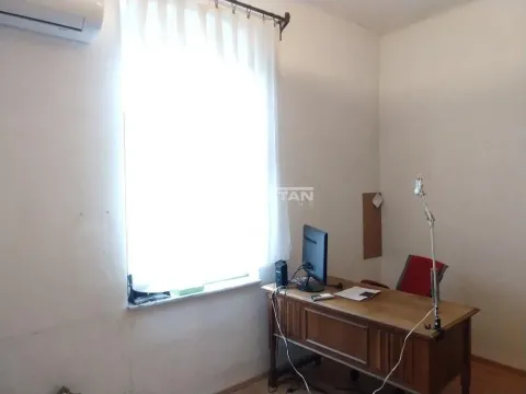 Sale, house, 200m², Zemun Gardoš, Zemun Sve Podlokacije - image 4