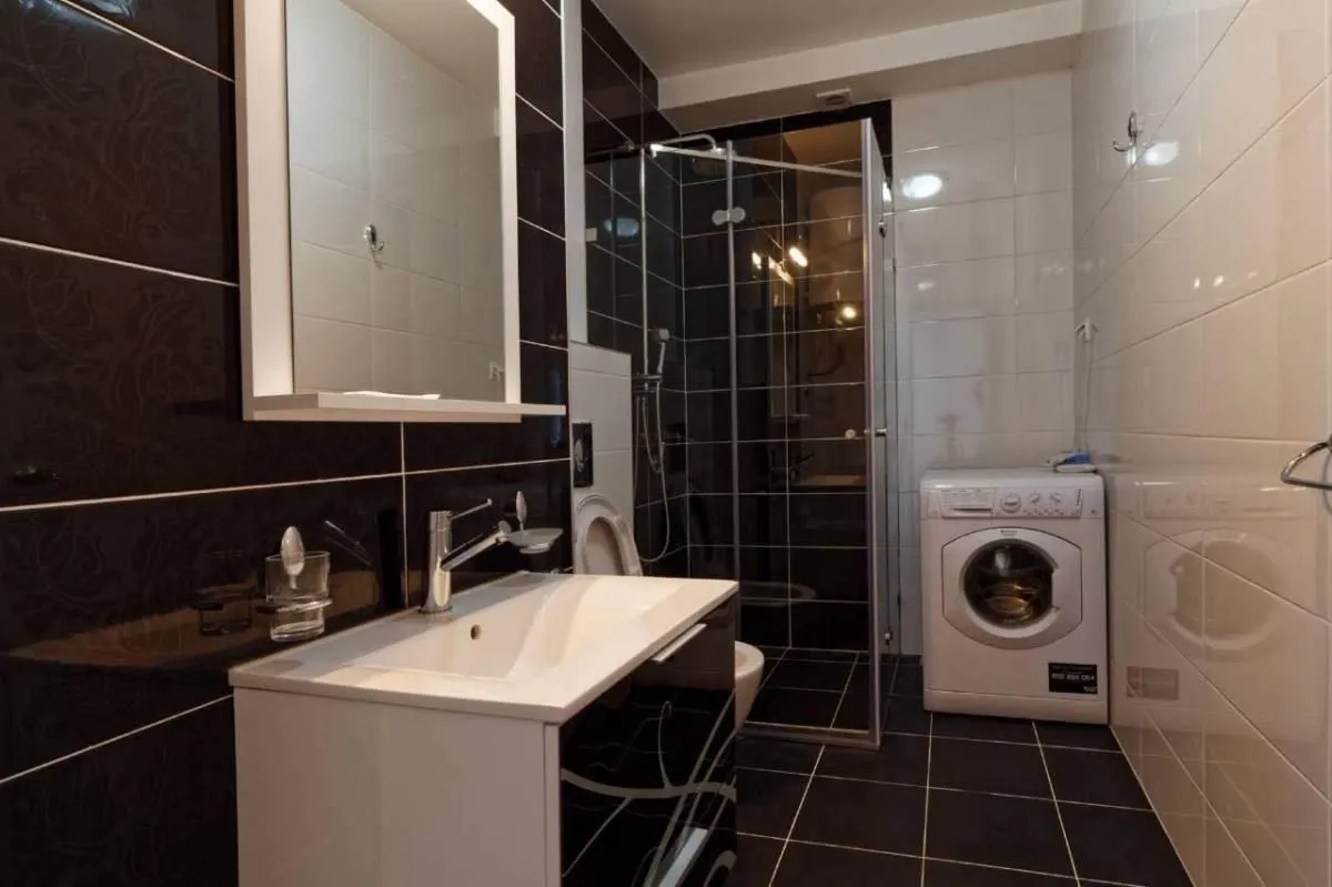 Rent, three bedroom apartment, 140m², Opatovo, Tivat