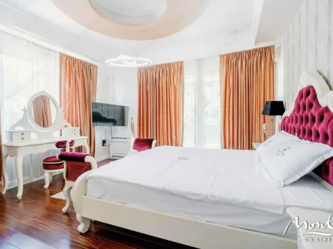 Sale, three bedroom apartment, 200m², Budva, Crna Gora - image 9