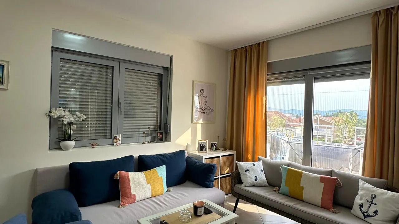 Izdavanje, jednosoban stan, 48m², Tivat, Crna Gora