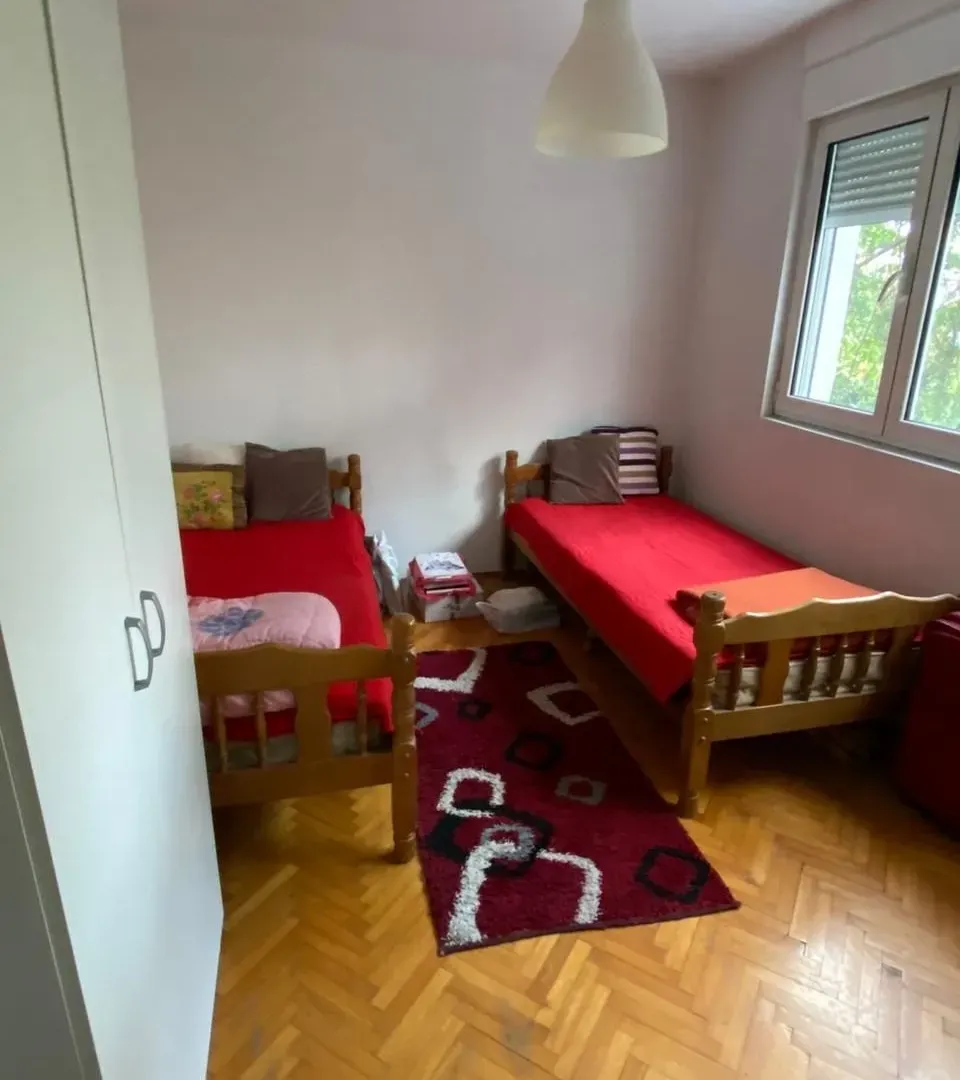 Izdavanje, dvosoban stan, 80m², Zabjelo, Podgorica