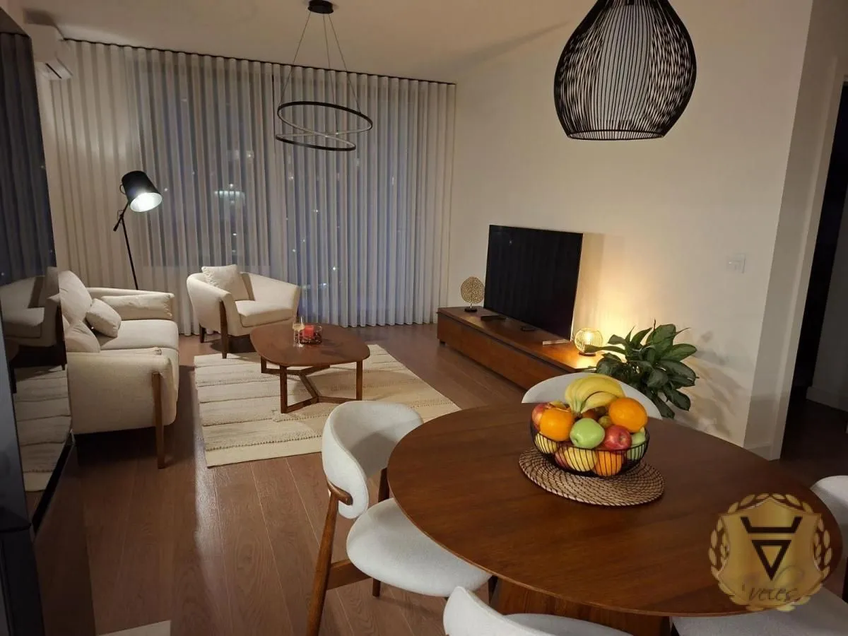 Izdavanje, dvosoban stan, 61m², Savski Venac, Beograd