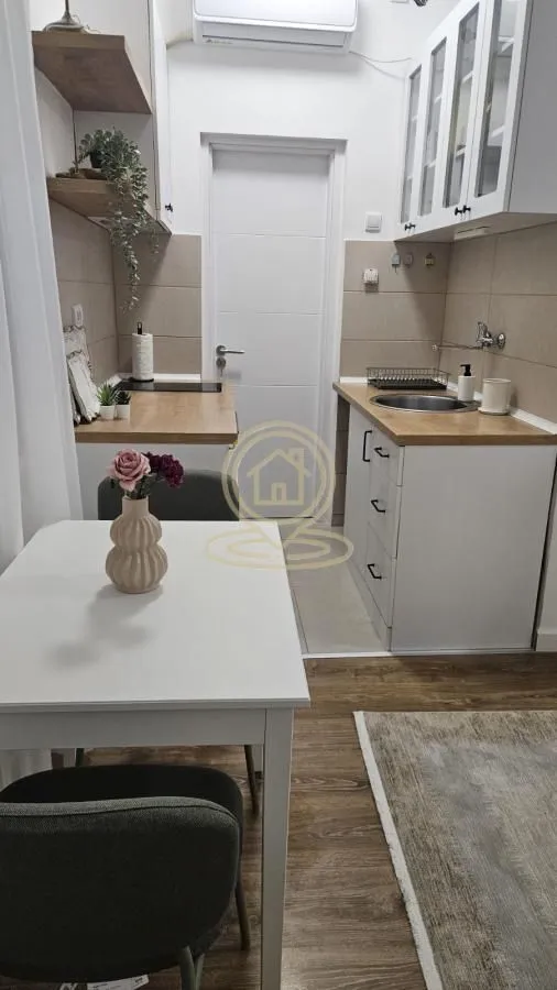 Izdavanje, dvosoban stan, 40m², Čubura, Beograd