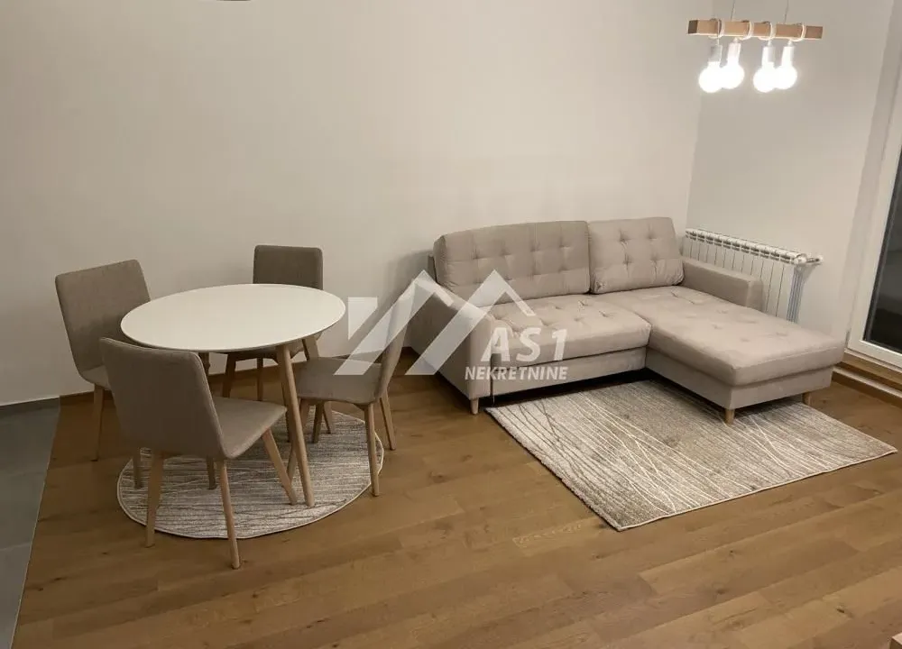 Izdavanje, dvosoban stan, 47m², Bulevar Evrope, Novi Sad Sve Podlokacije