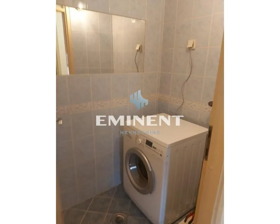 Izdavanje, trosoban stan, 75m², Banovo Brdo, Beograd