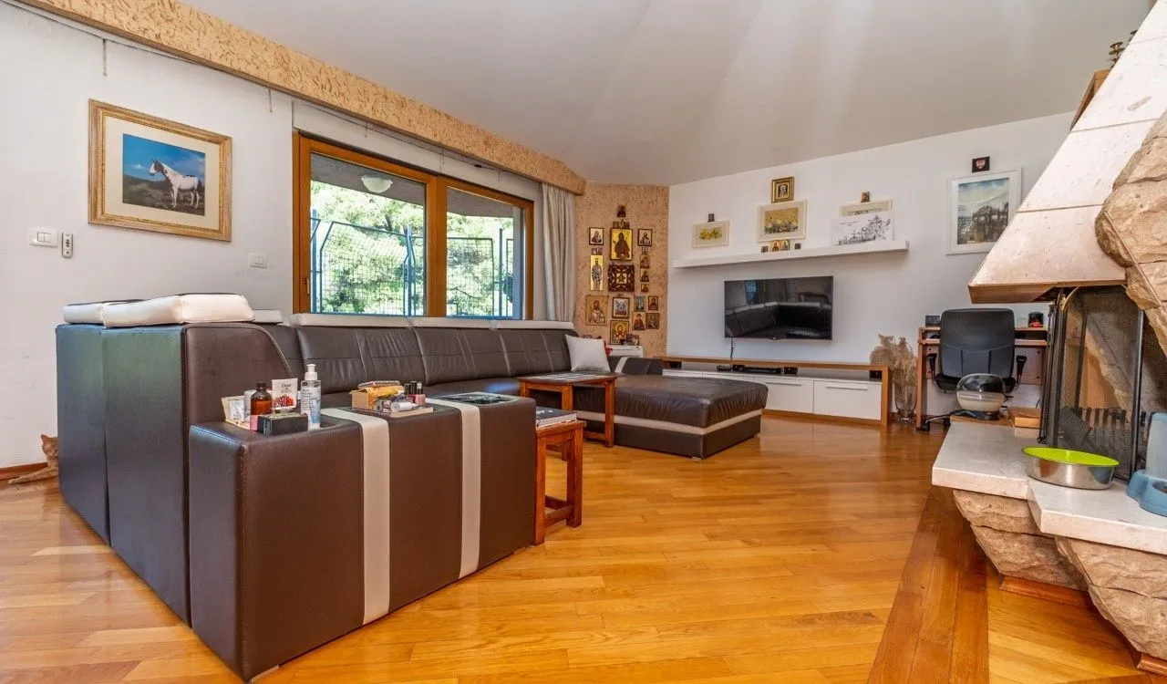 Prodaja, trosoban stan, 136m², Podgorica, Crna Gora