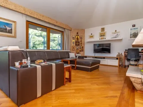 Sale, three bedroom apartment, 136m², Podgorica, Crna Gora - image 5