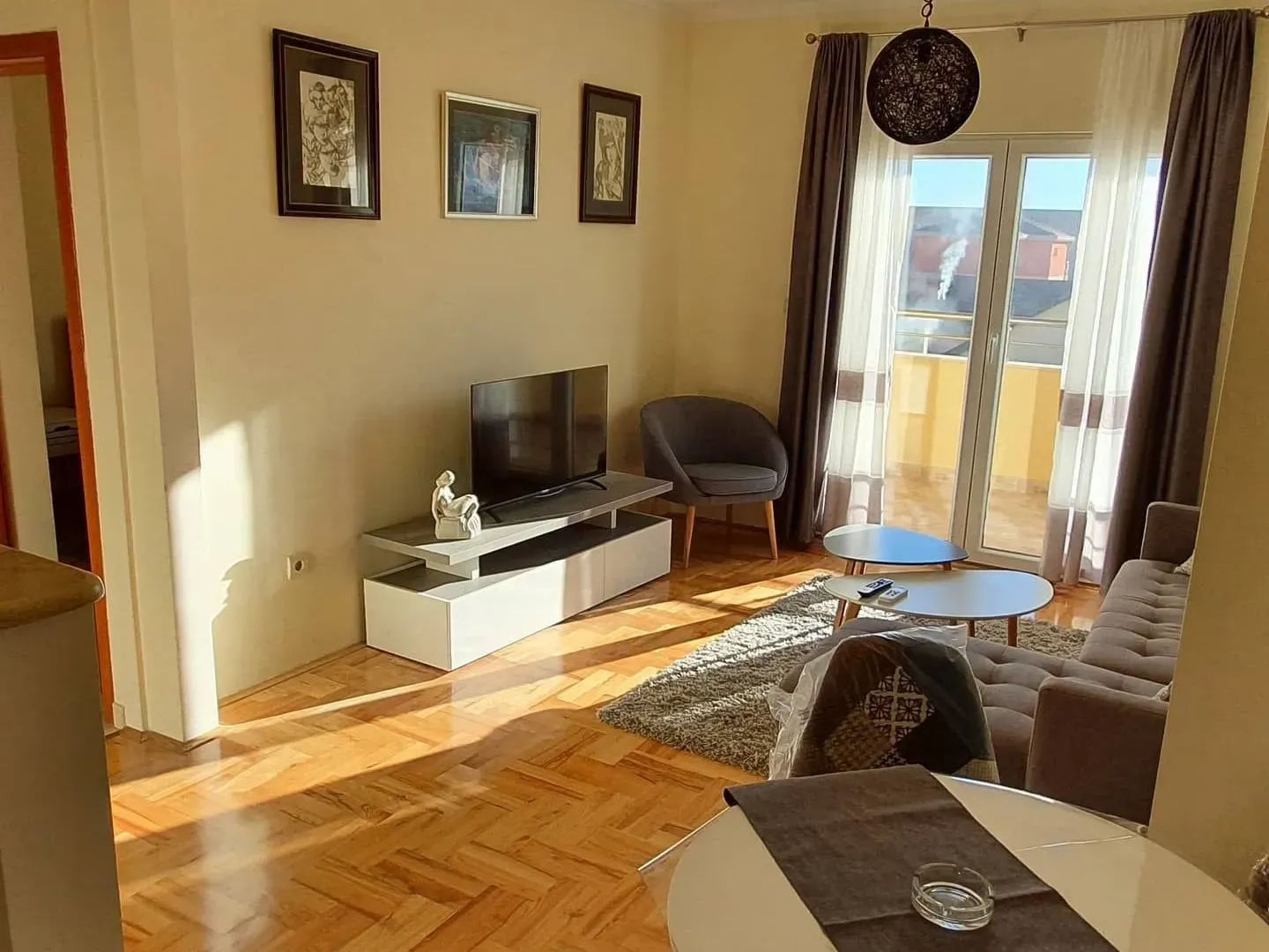 Izdavanje, jednosoban stan, 50m², Mainski Put, Budva