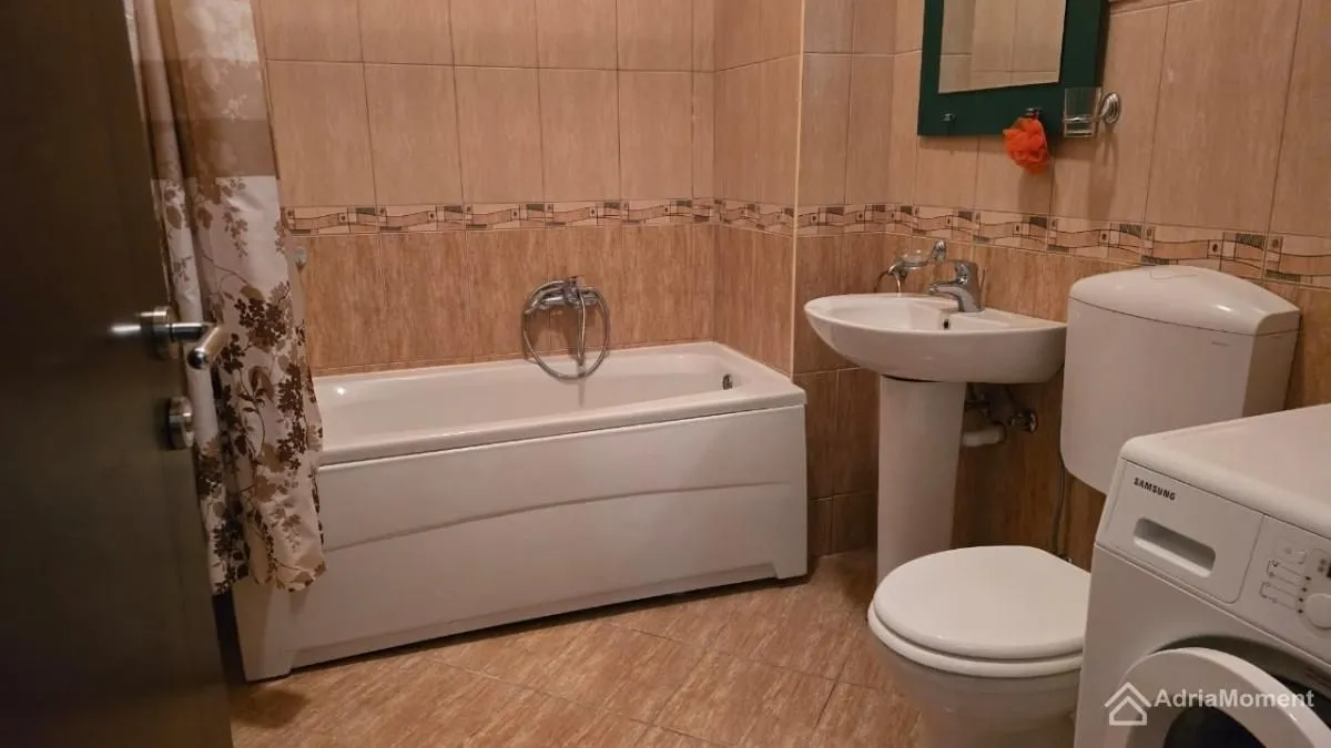 Prodaja, dvosoban stan, 74m², Petrovac, Budva