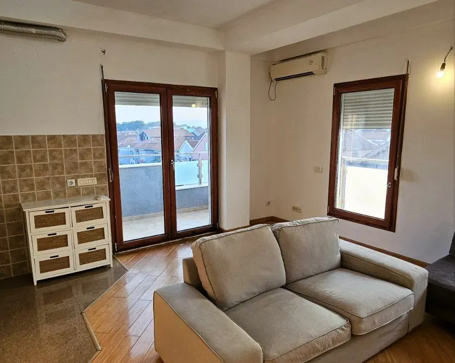 Stan-na-dan, dvosoban stan, 64m², Stari Aerodrom, Podgorica