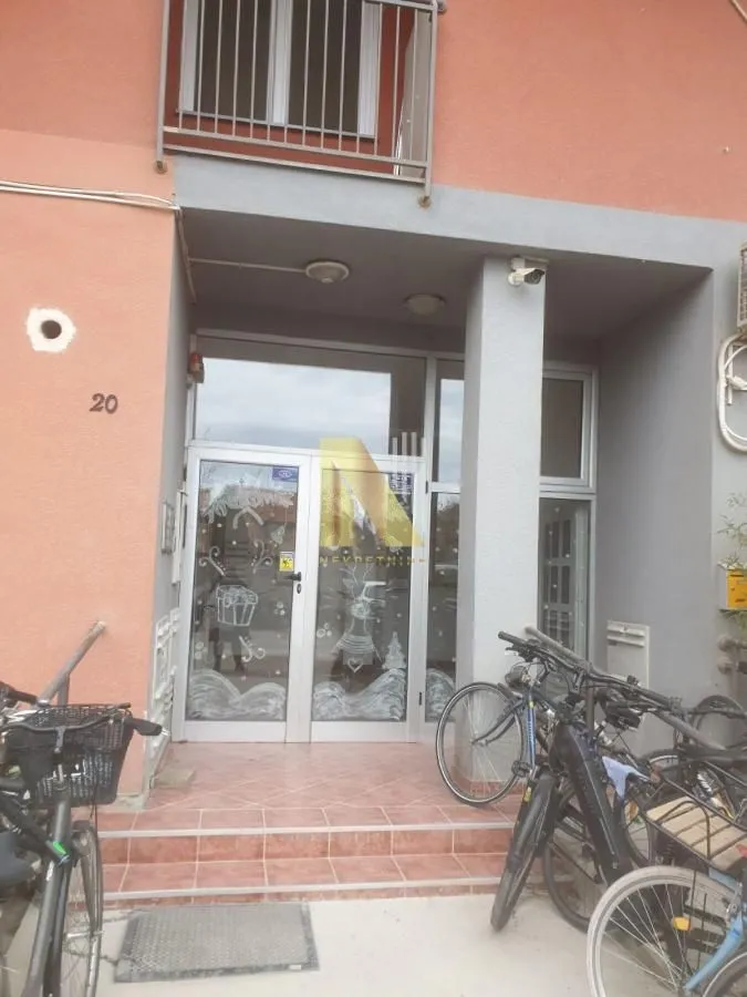 Izdavanje, garsonjera, 31m², Bulevar Evrope, Novi Sad Sve Podlokacije
