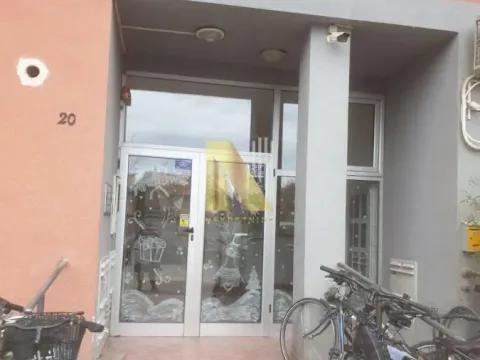 Izdavanje, garsonjera, 31m², Bulevar Evrope, Novi Sad Sve Podlokacije - image 13