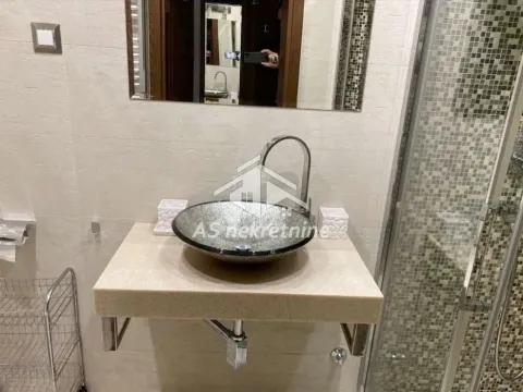 Izdavanje, četvorosoban stan, 120m², Neimar, Vračar Sve Podlokacije - image 13