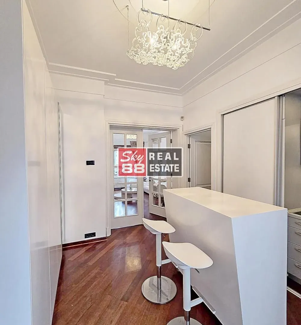 Izdavanje, trosoban stan, 86m², Kalenić Pijaca, Vračar Sve Podlokacije