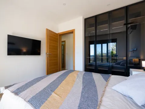 Izdavanje, dvosoban stan, 70m², Tripovići, Tivat - image 9