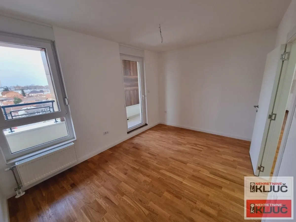 Prodaja, trosoban stan, 63m², Bulevar patrijarha Pavla, Novi Sad Sve Podlokacije