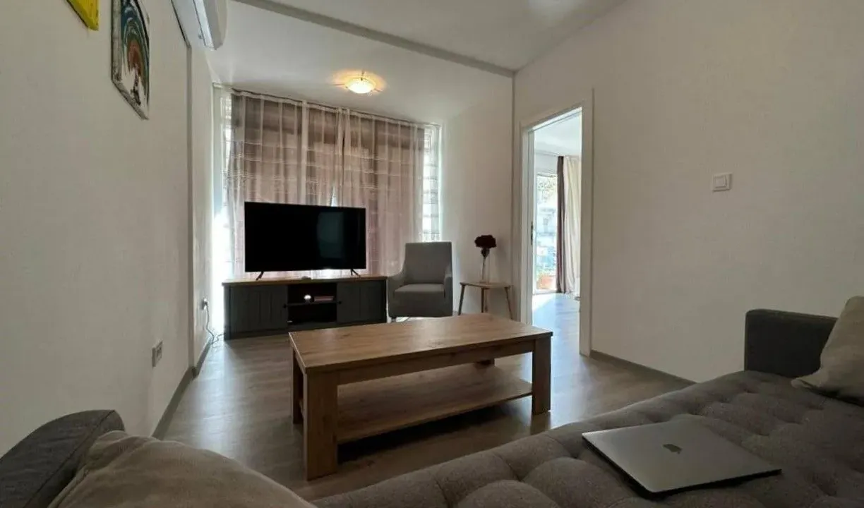 Prodaja, dvosoban stan, 48m², Tivat, Crna Gora