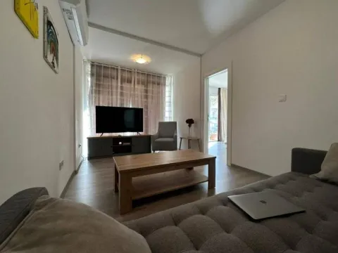 Prodaja, dvosoban stan, 48m², Tivat, Crna Gora - image 1