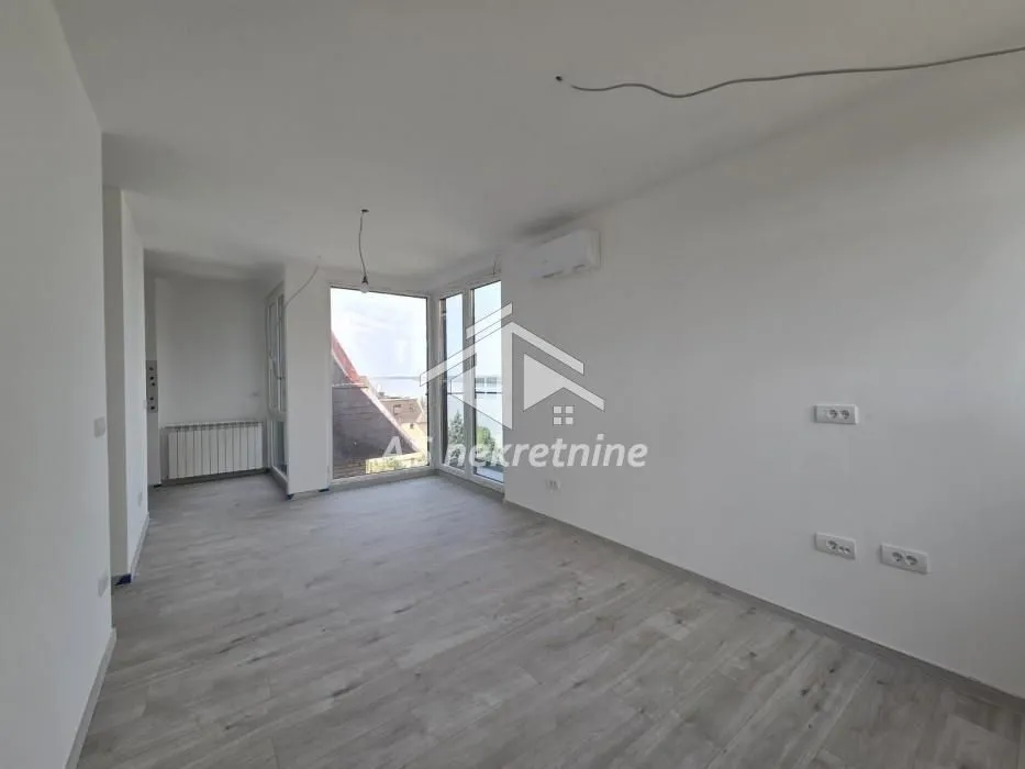 Rent, four bedroom apartment, 76m², Stari Grad, Beograd