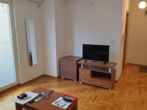 Prodaja, jednosoban stan, 37m², Vojvode Vlahovica, Beograd - image 2