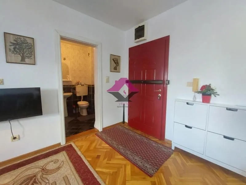Izdavanje, dvosoban stan, 42m², Denkova Basta, Zvezdara Sve Podlokacije