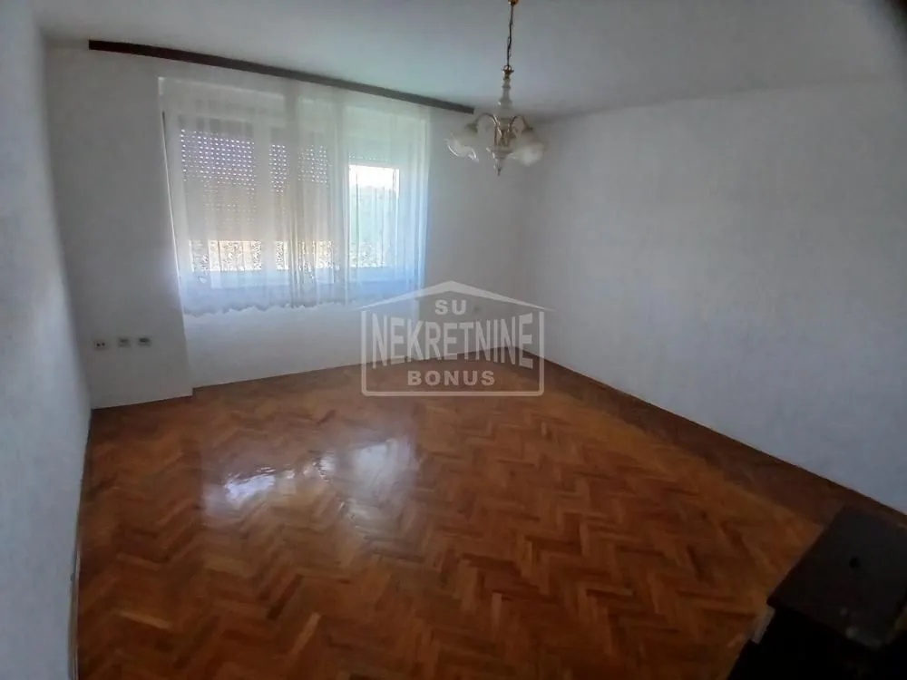 Prodaja, dvosoban stan, 52m², Kertvaroš, Subotica