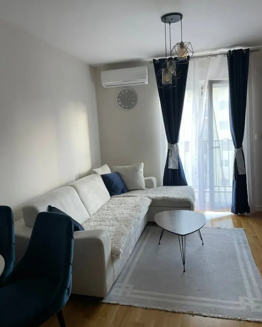 Izdavanje, jednosoban stan, 40m², Pobrežje, Podgorica