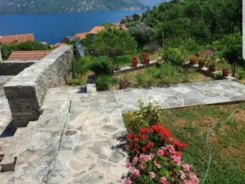 Izdavanje, kuća, 150m², Kostanjica, Kotor - image 6