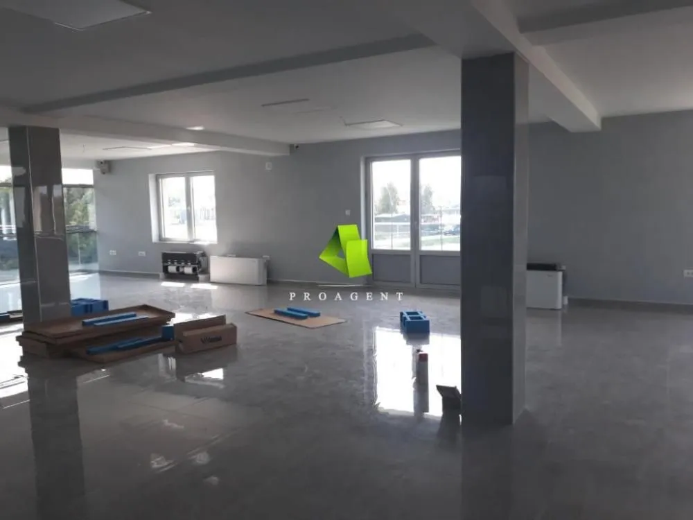 Rent, office space, 260m², Medijana, Niš