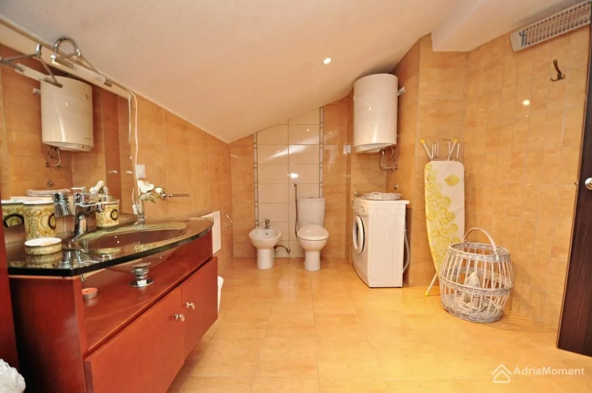 Sale, house, 222m², Donja Lastva, Tivat